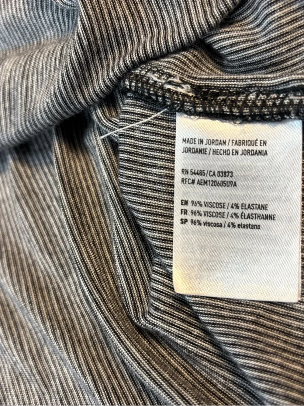 American Eagle Off-Shoulder Flutter Sleeve Women’s XL Black White Stripe Top - Picture 7 of 9